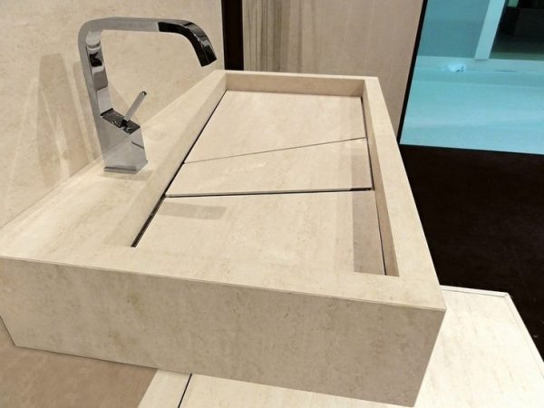 Apex wall mounted basin